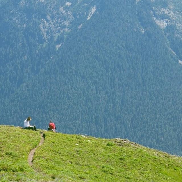 Sketching Copper Ridge Fire Lookout, photo by Darin Reid
